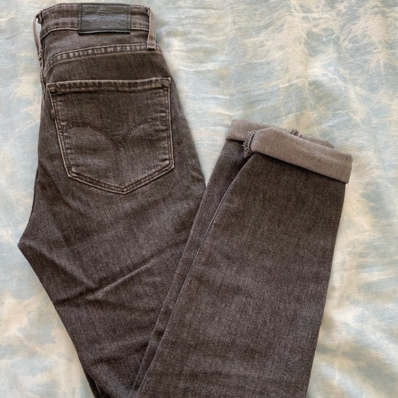 Levi’s 721 high rise skinny in charcoal grey 🥰 - Picture 1 of 4